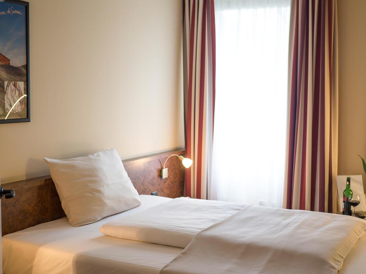 Hotel Primula Troisdorf Luaran gambar